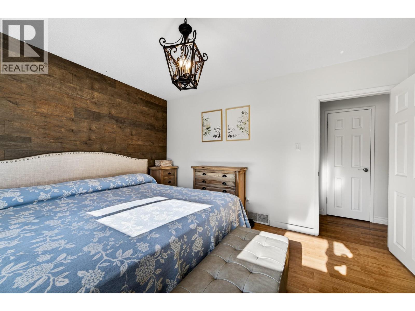 1886 VALLEYVIEW Drive, Kamloops