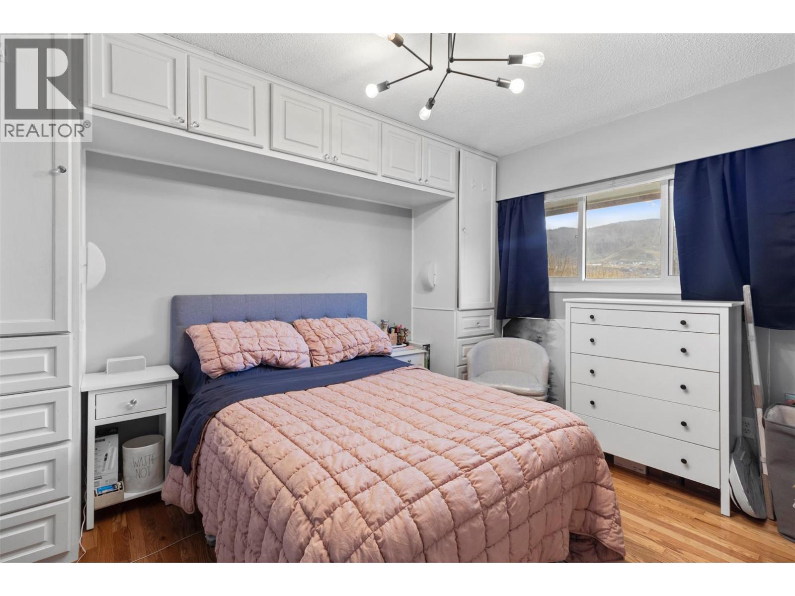 1886 VALLEYVIEW Drive, Kamloops