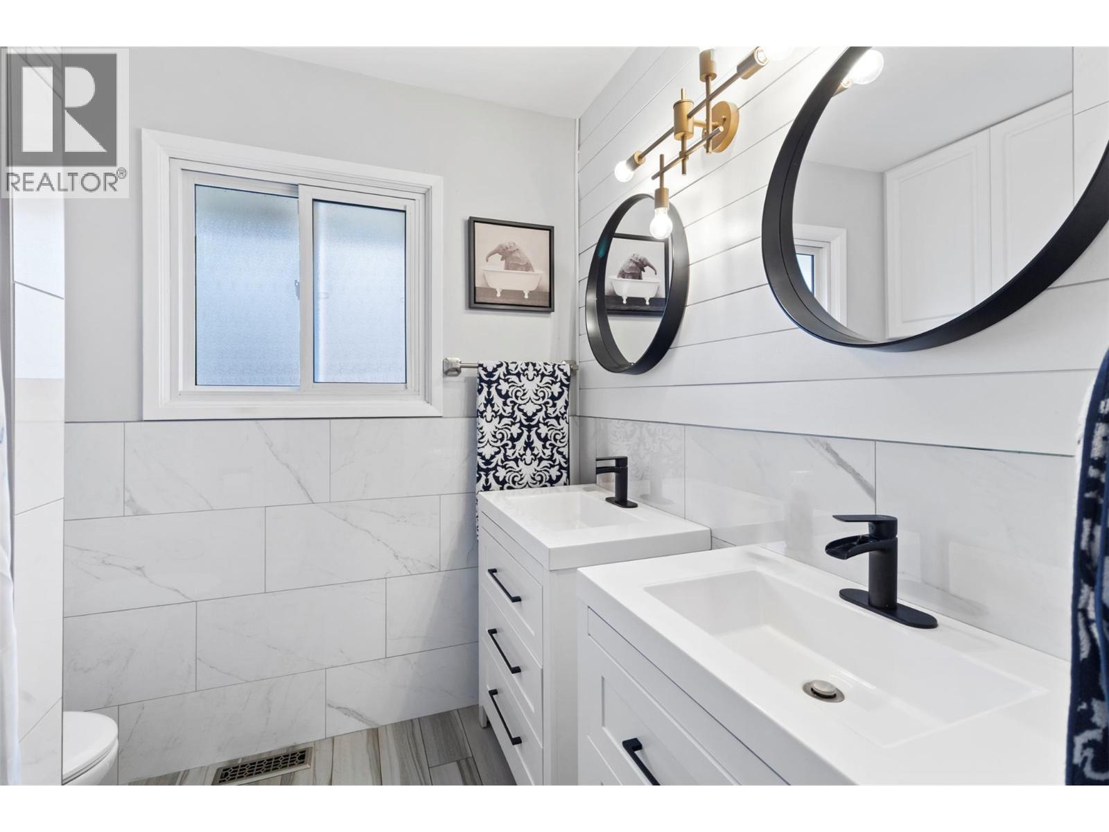 1886 VALLEYVIEW Drive, Kamloops