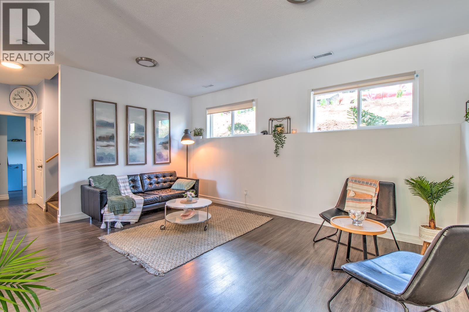 1885 Grandview Avenue, Lumby