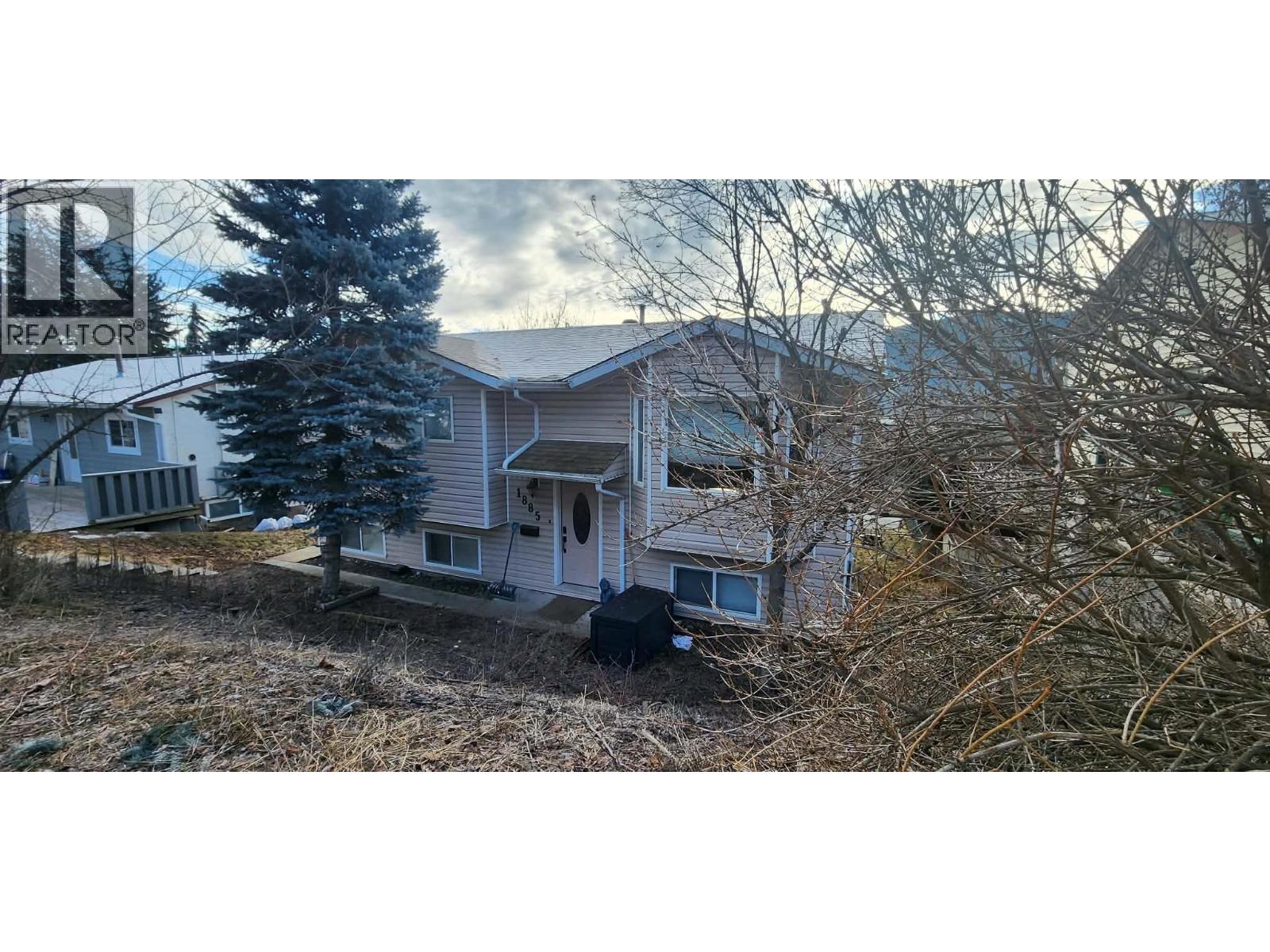 1885 Grandview Avenue, Lumby