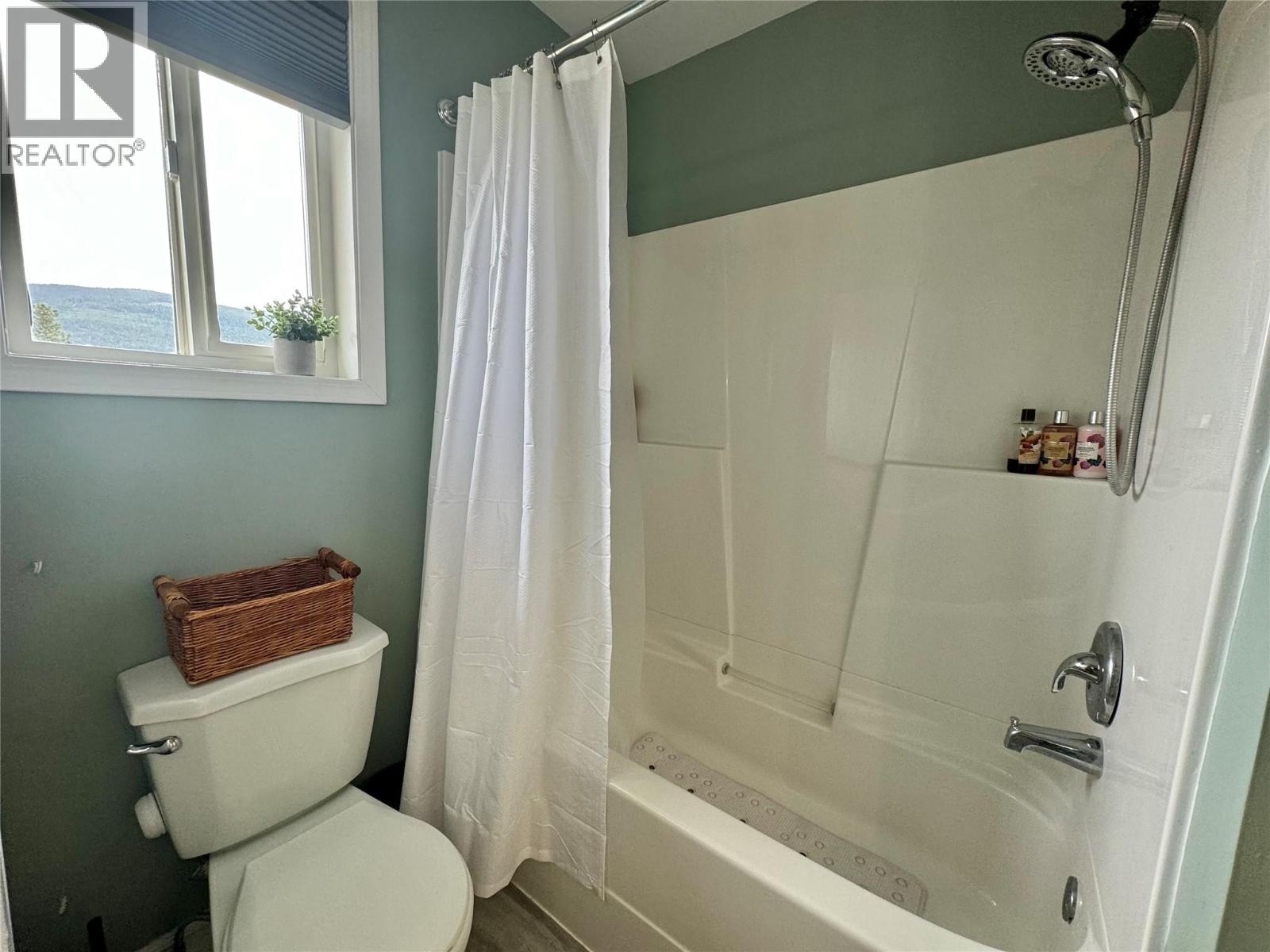 1885 Grandview Avenue, Lumby