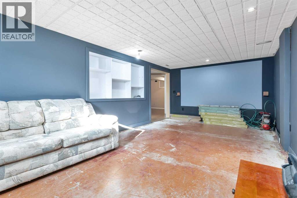 Single Family House Bungalow for Sale in   Avenue Mountview Red Deer 