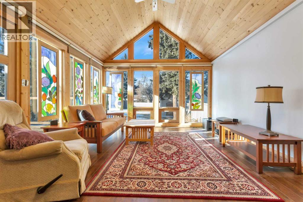 Single Family House Bungalow for Sale in   Avenue Mountview Red Deer 