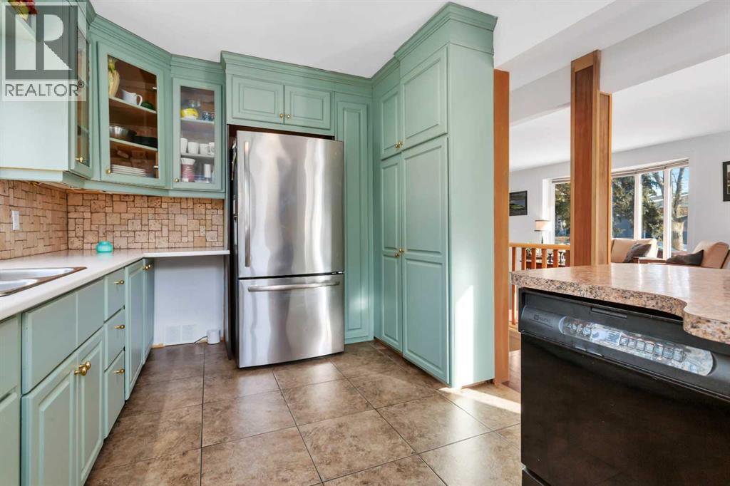 Single Family House Bungalow for Sale in   Avenue Mountview Red Deer 