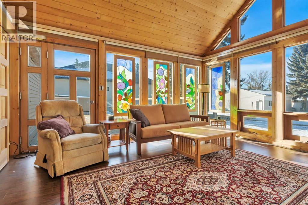 Single Family House Bungalow for Sale in   Avenue Mountview Red Deer 