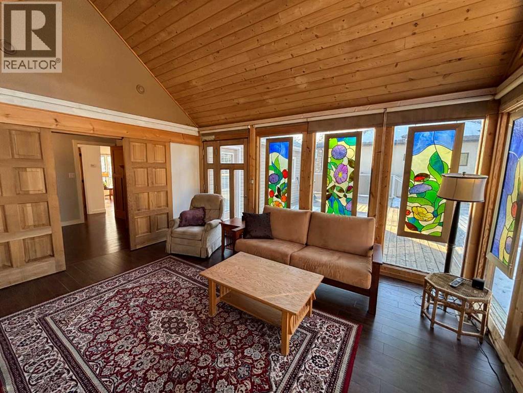 Single Family House Bungalow for Sale in   Avenue Mountview Red Deer 