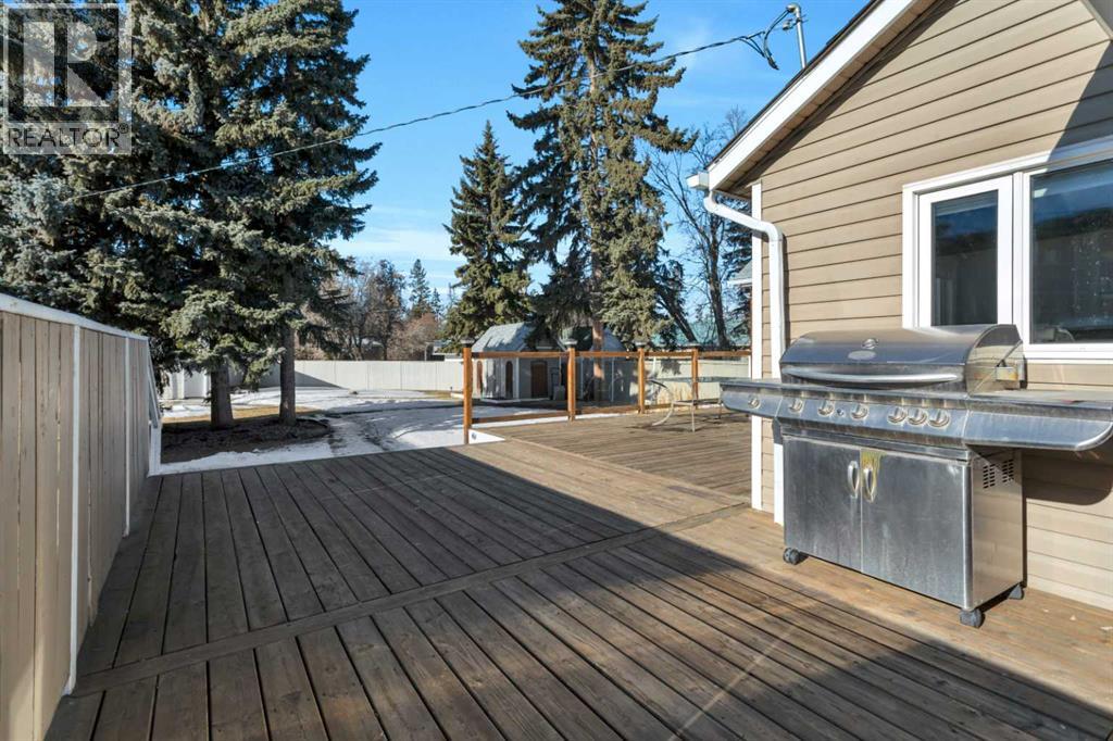 Single Family House Bungalow for Sale in   Avenue Mountview Red Deer 