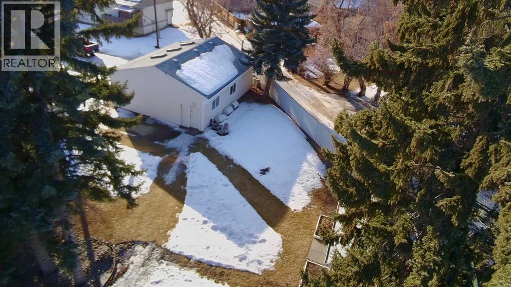 Single Family House Bungalow for Sale in   Avenue Mountview Red Deer 