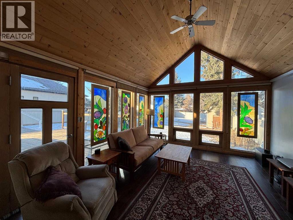 Single Family House Bungalow for Sale in   Avenue Mountview Red Deer 