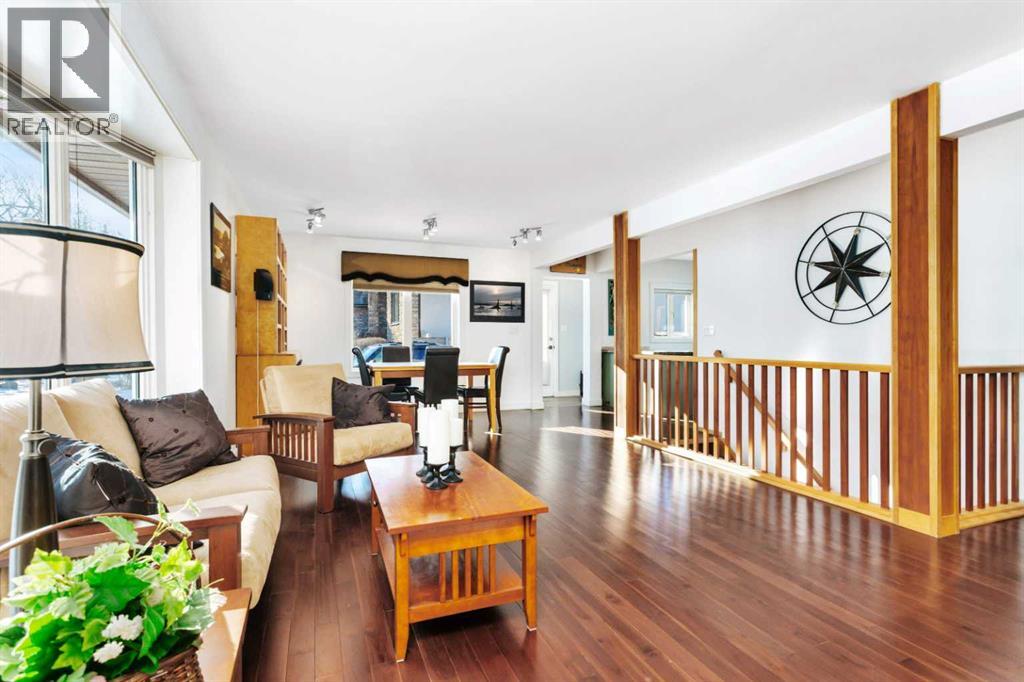 Single Family House Bungalow for Sale in   Avenue Mountview Red Deer 