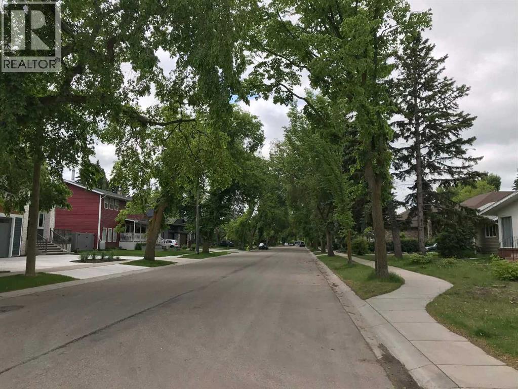 Single Family House Bungalow for Sale in   Avenue Mountview Red Deer 