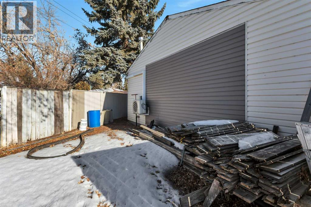 Single Family House Bungalow for Sale in   Avenue Mountview Red Deer 