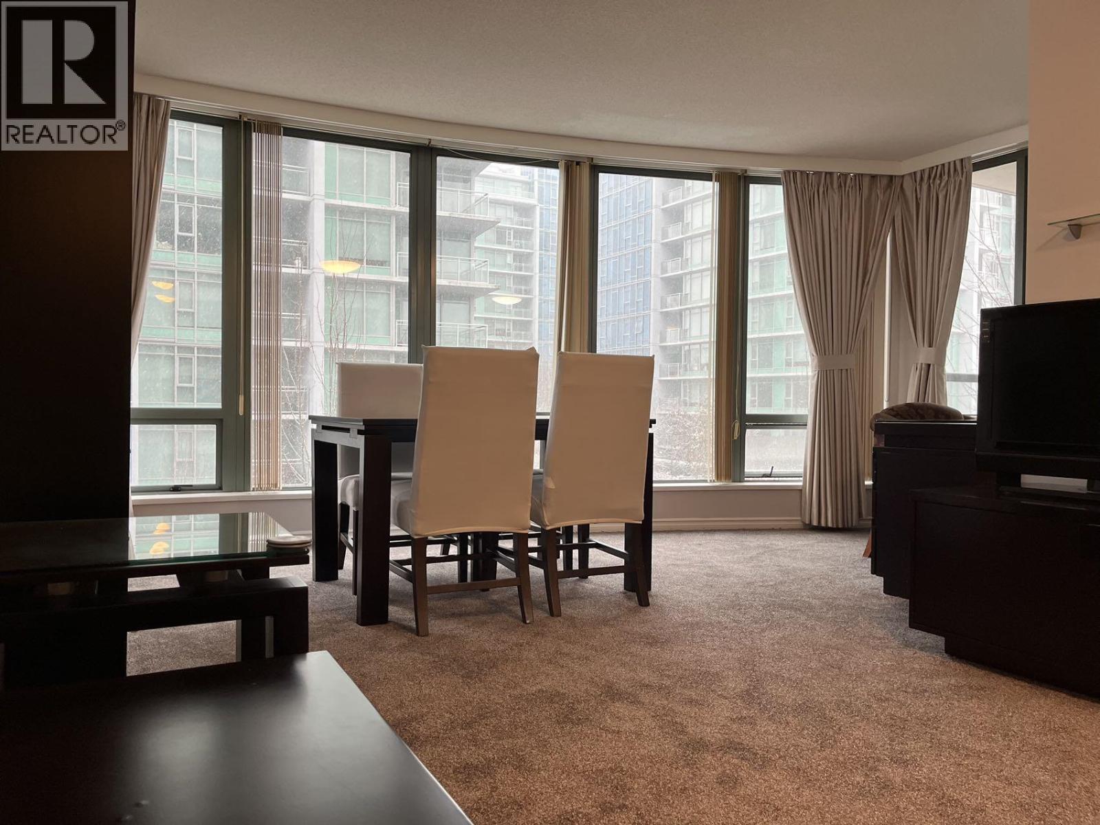 704 5911 ALDERBRIDGE WAY - Photo 3 of 26, Richmond, British Columbia