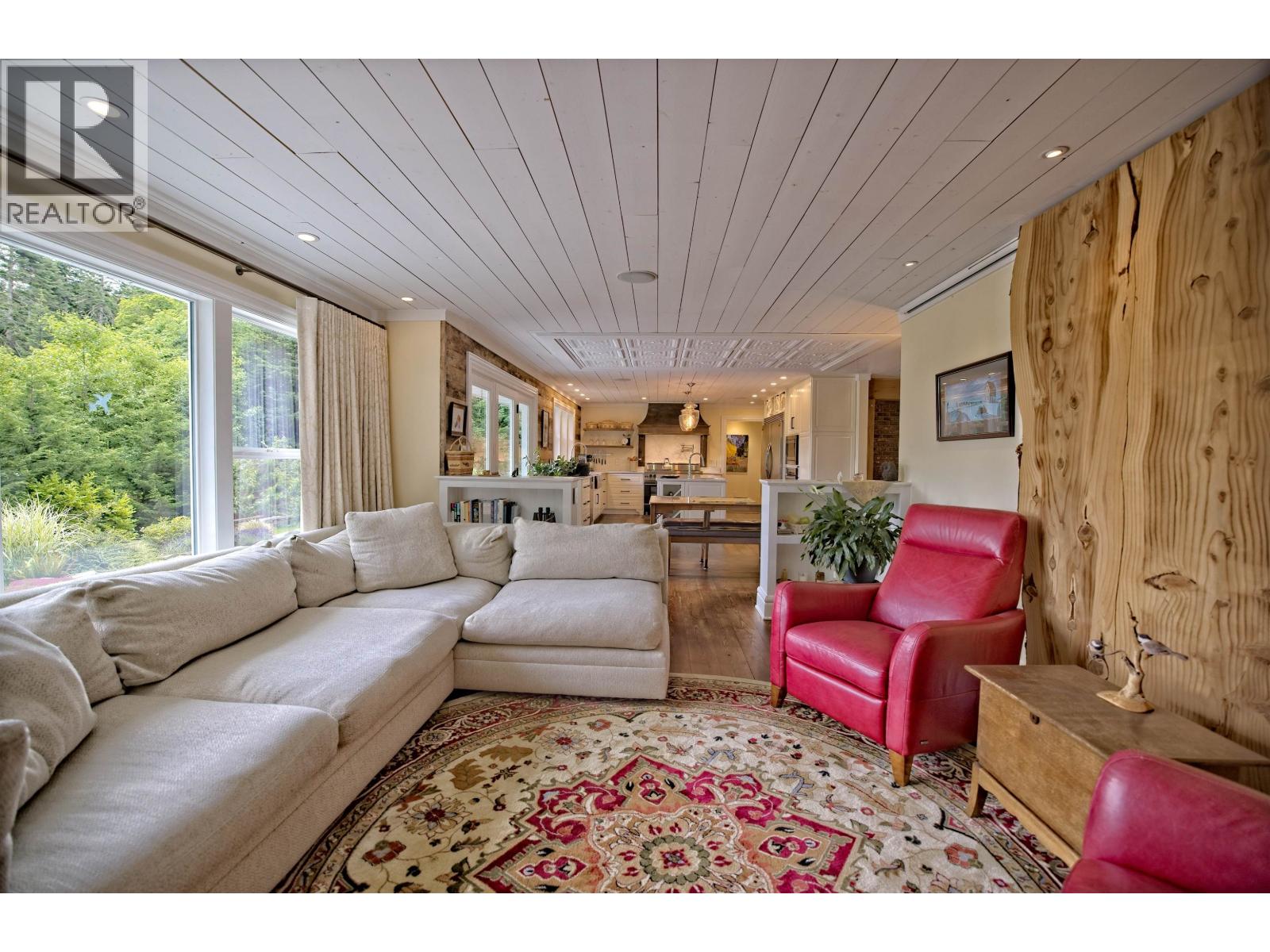 118 DOUGLAS ROAD, Salt Spring Island