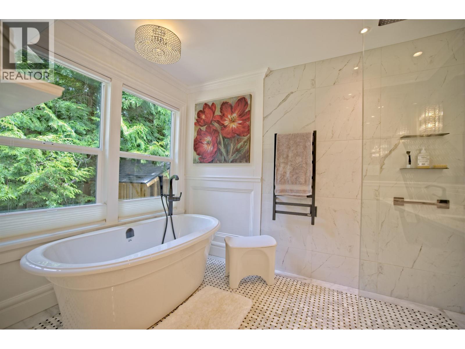 118 DOUGLAS ROAD, Salt Spring Island