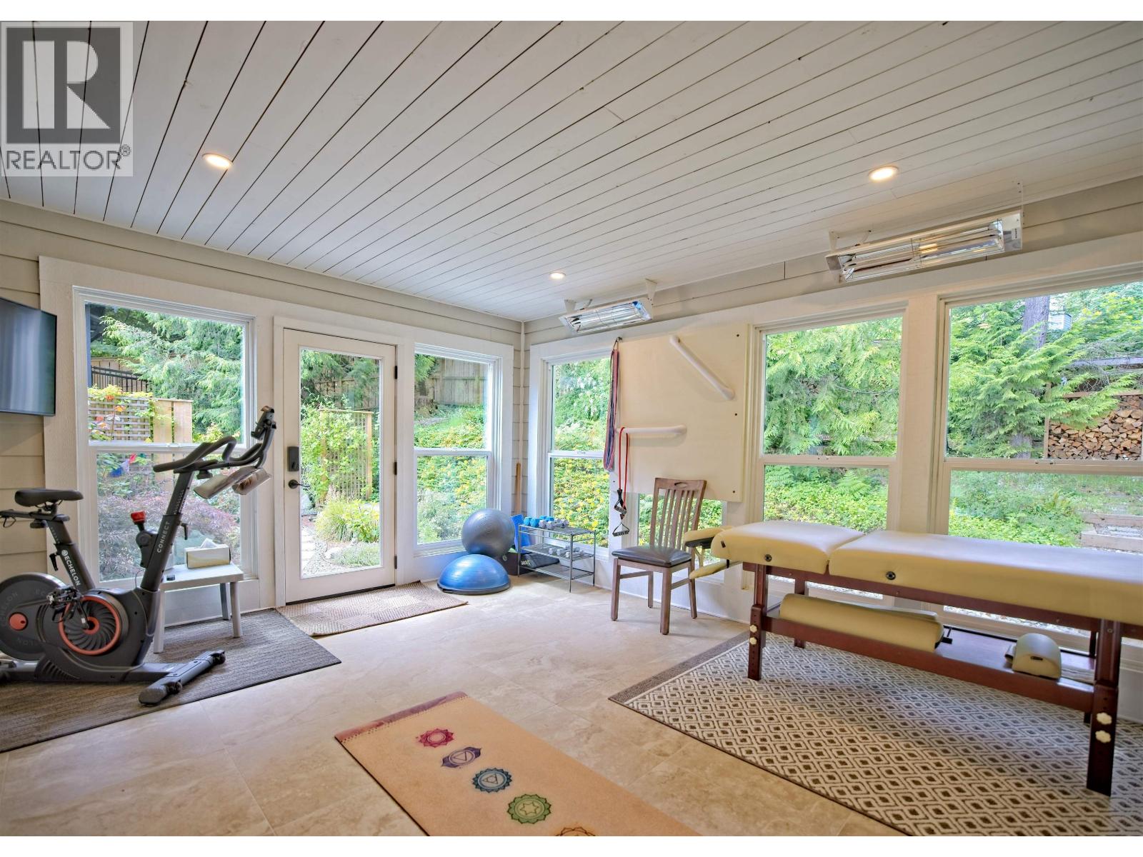 118 DOUGLAS ROAD, Salt Spring Island