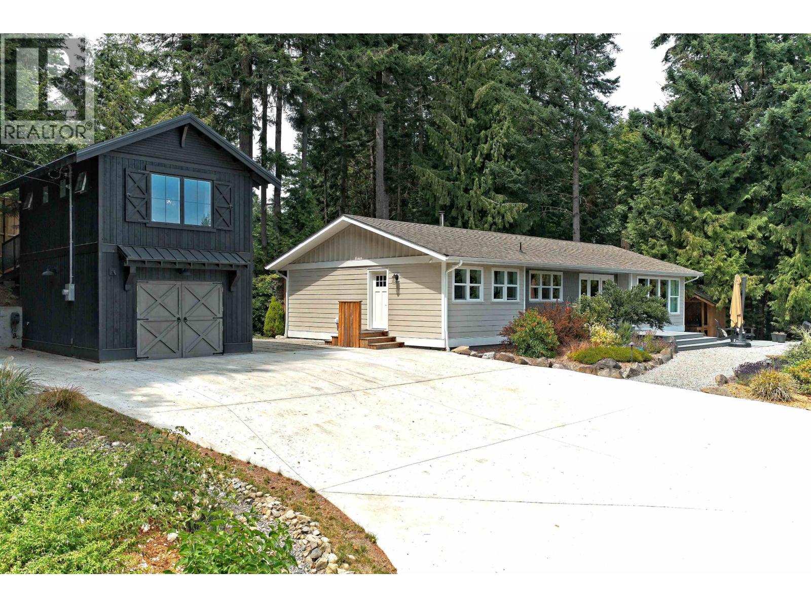 118 DOUGLAS ROAD - Photo 3 of 40, Salt Spring Island, British Columbia