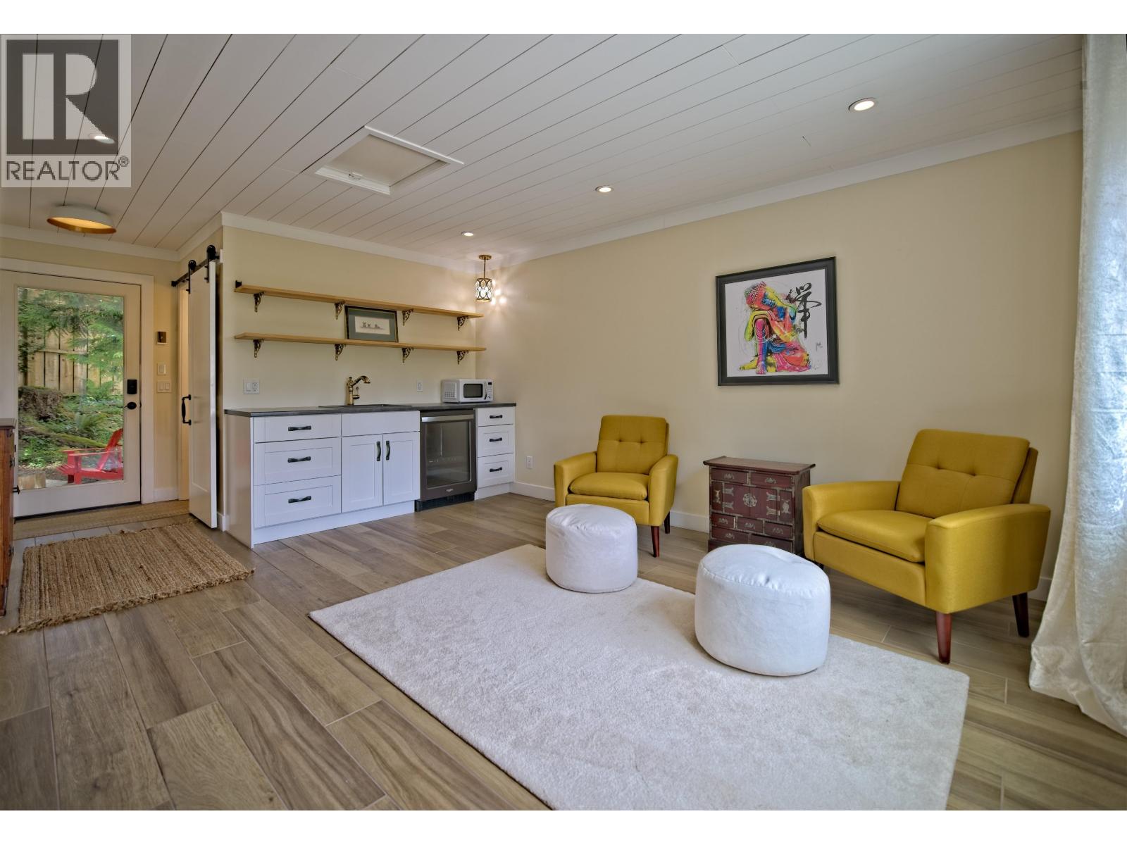 118 DOUGLAS ROAD, Salt Spring Island