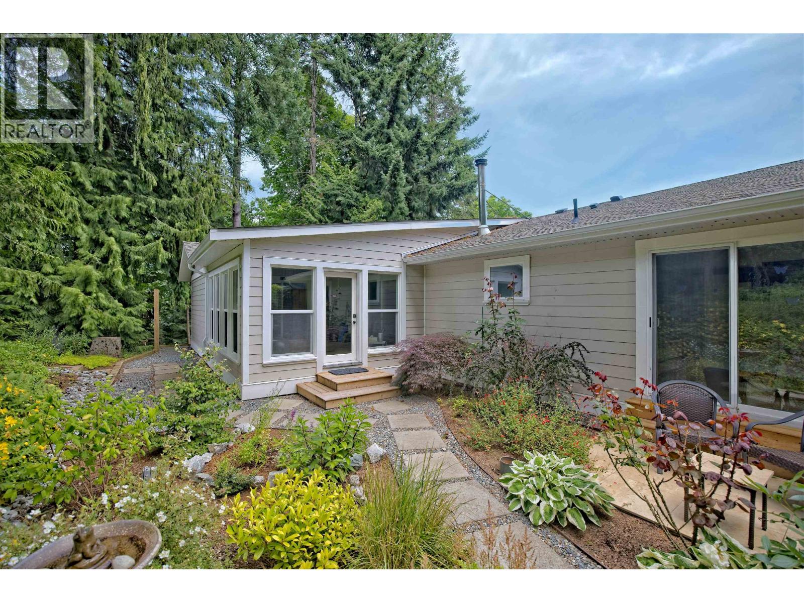 118 DOUGLAS ROAD, Salt Spring Island