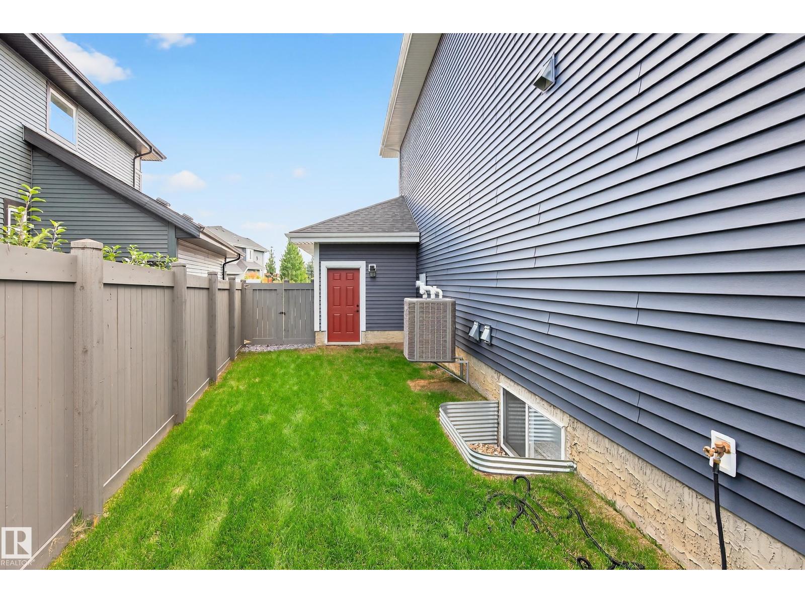 3912 GINSBURG CR NW, Edmonton