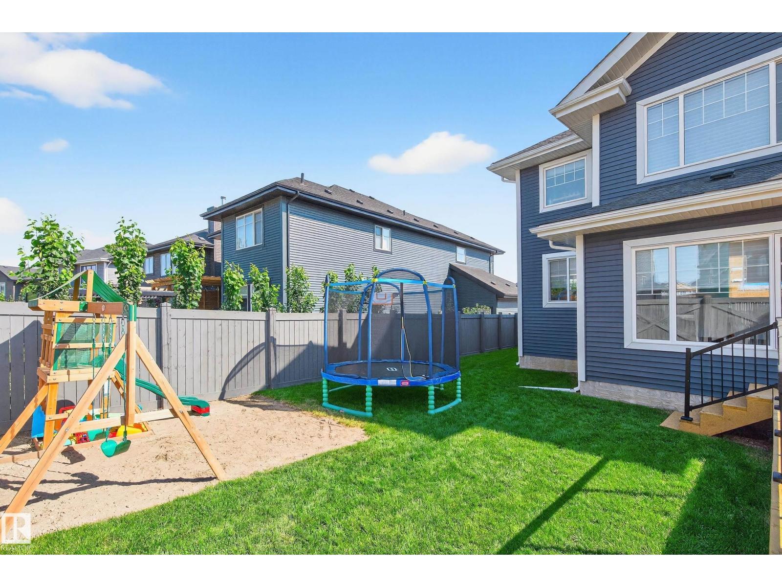 3912 GINSBURG CR NW, Edmonton