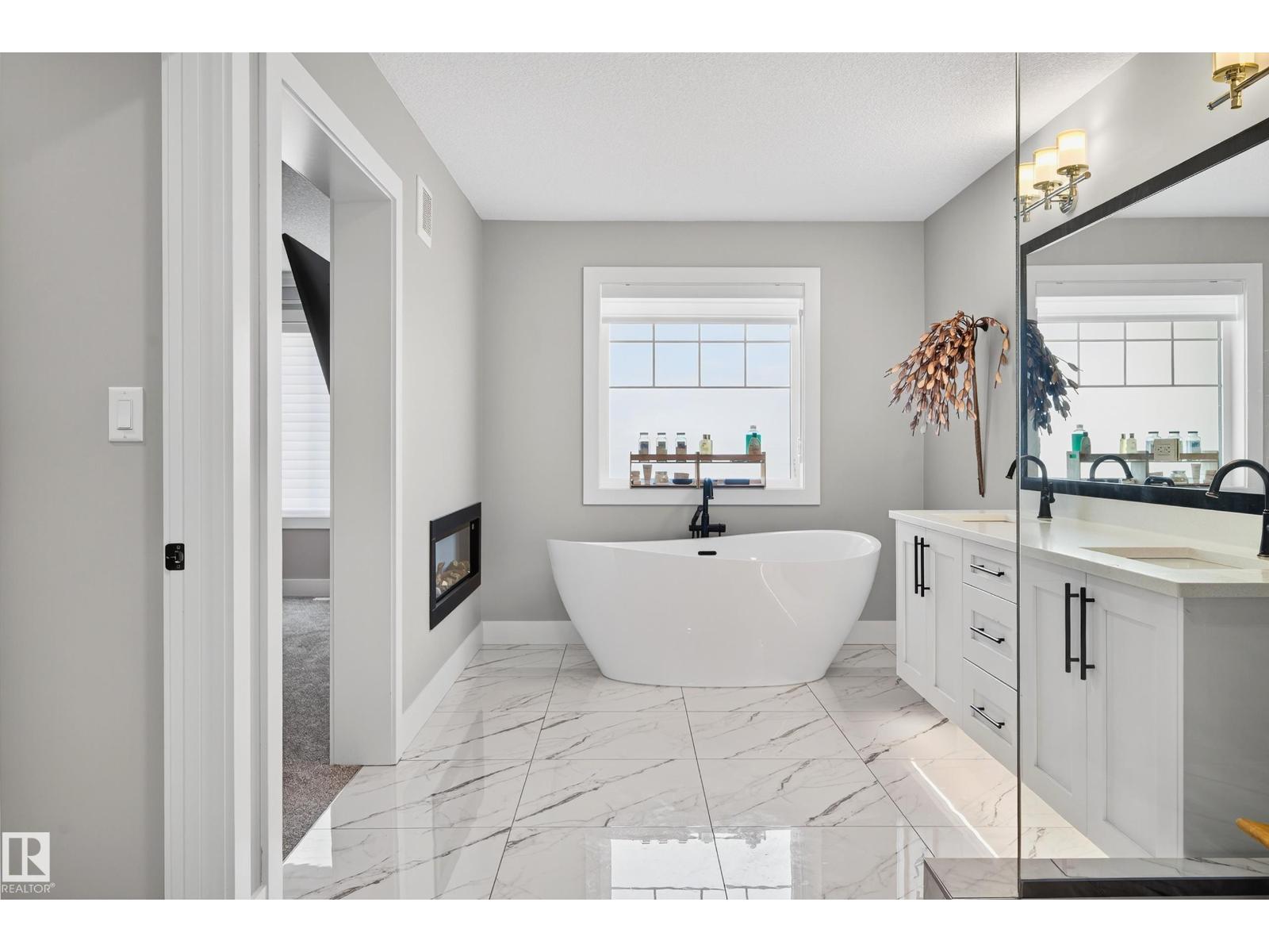 3912 GINSBURG CR NW, Edmonton