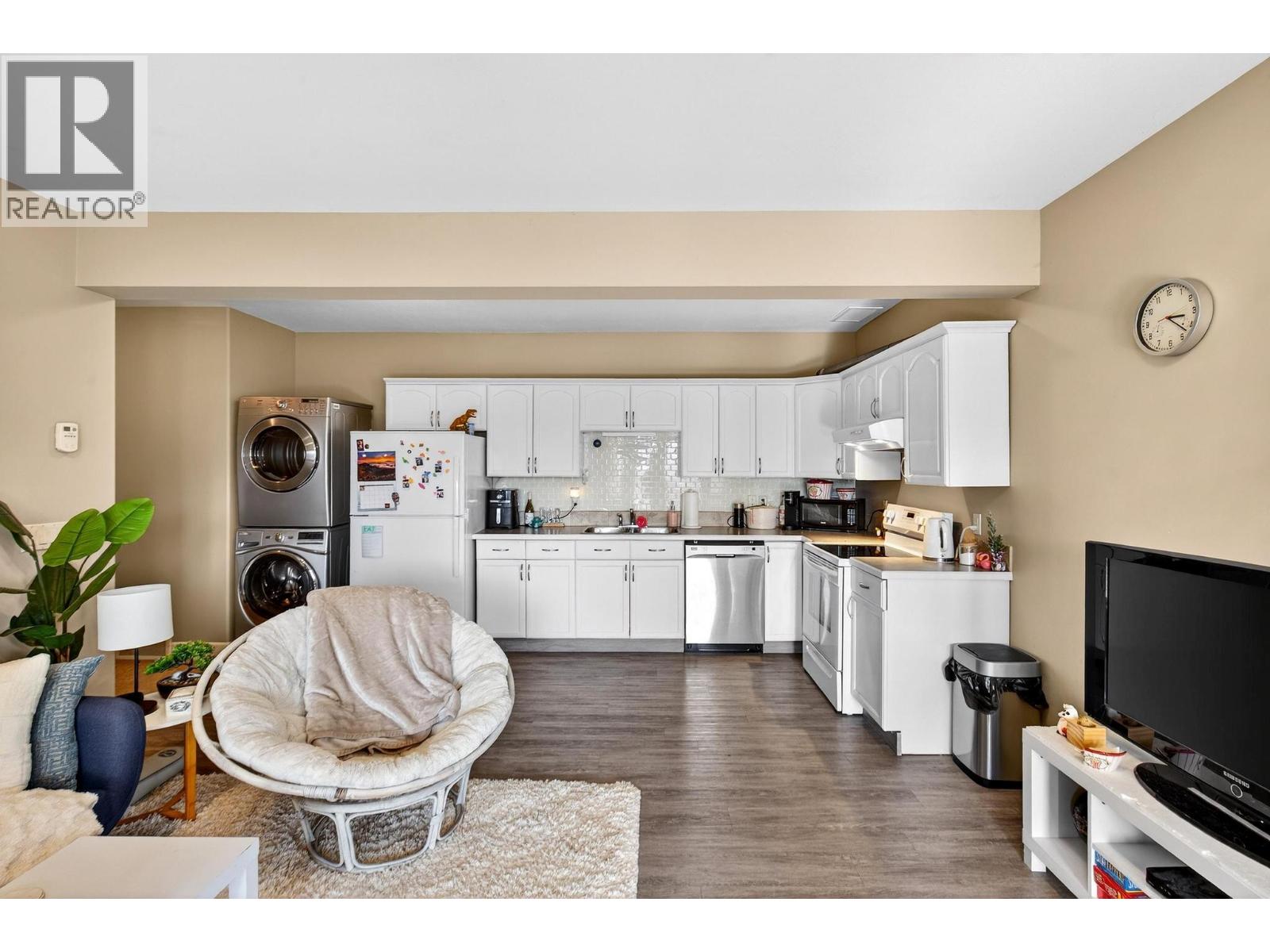 748 Traditions Crescent, Kelowna