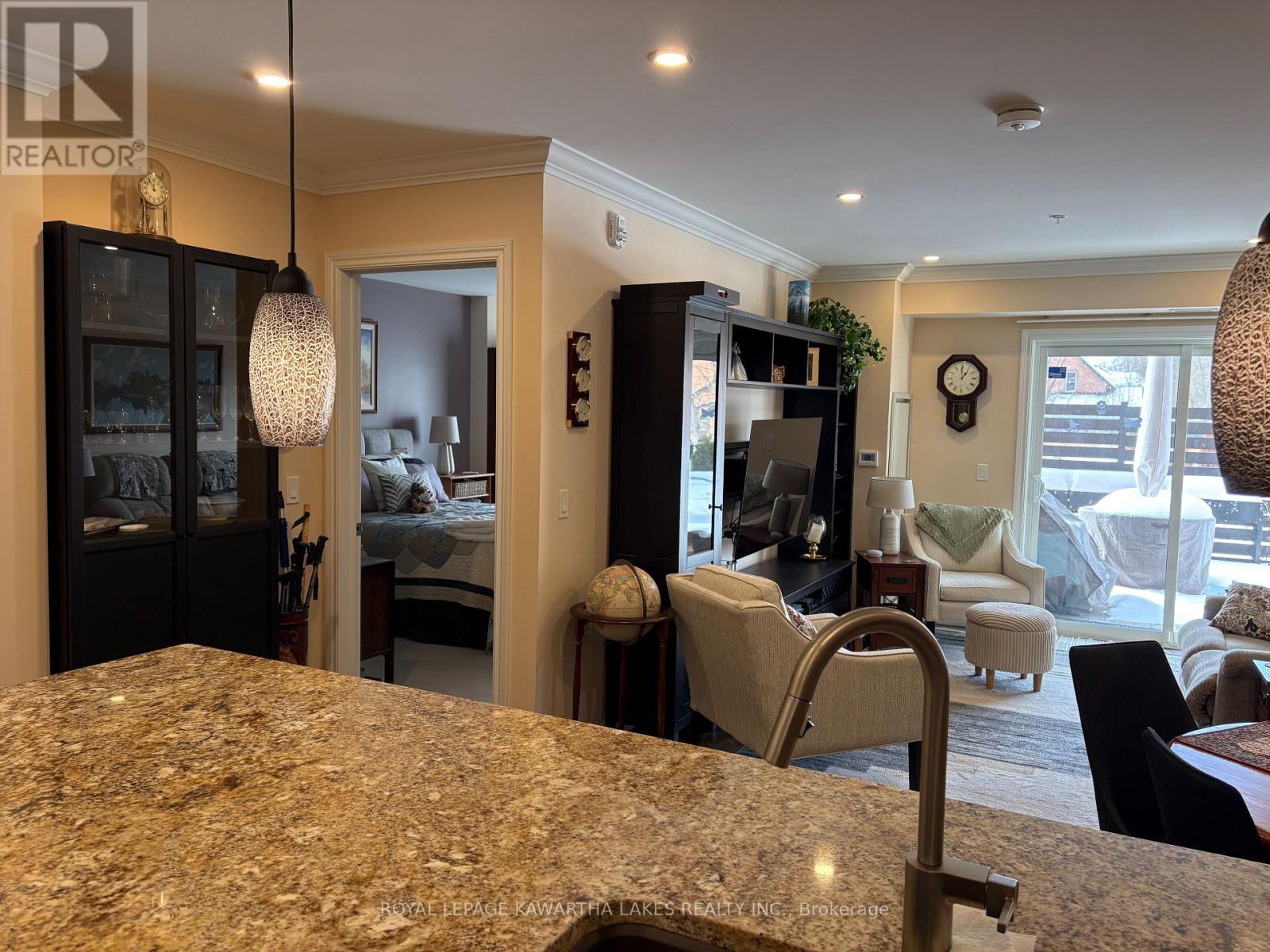 #103 58 GLENELG STREET W - 30