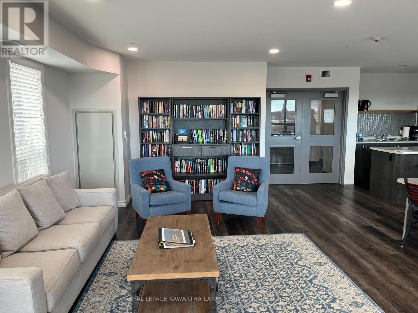 #103 58 GLENELG STREET W - 44