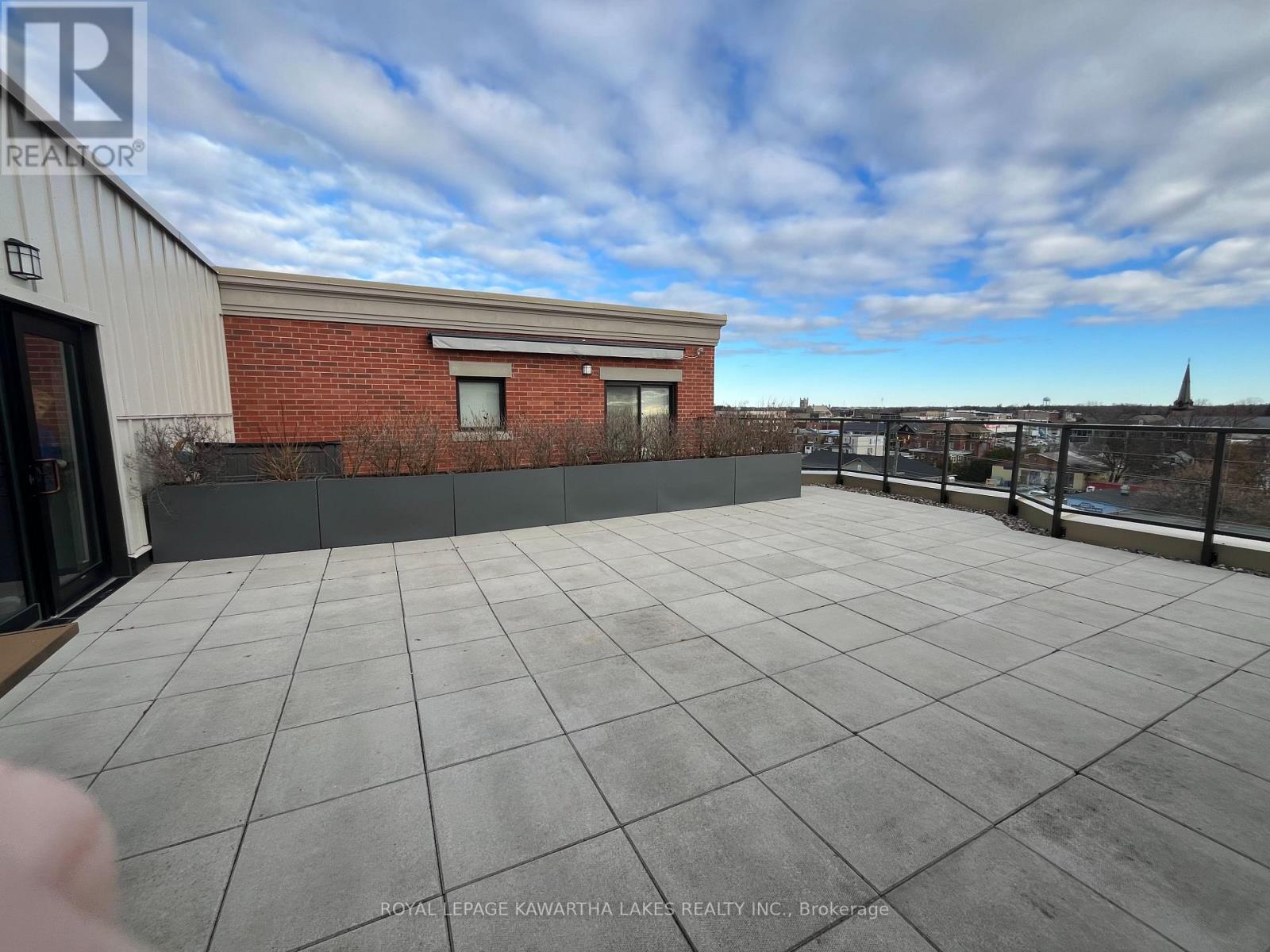 #103 58 GLENELG STREET W - 45