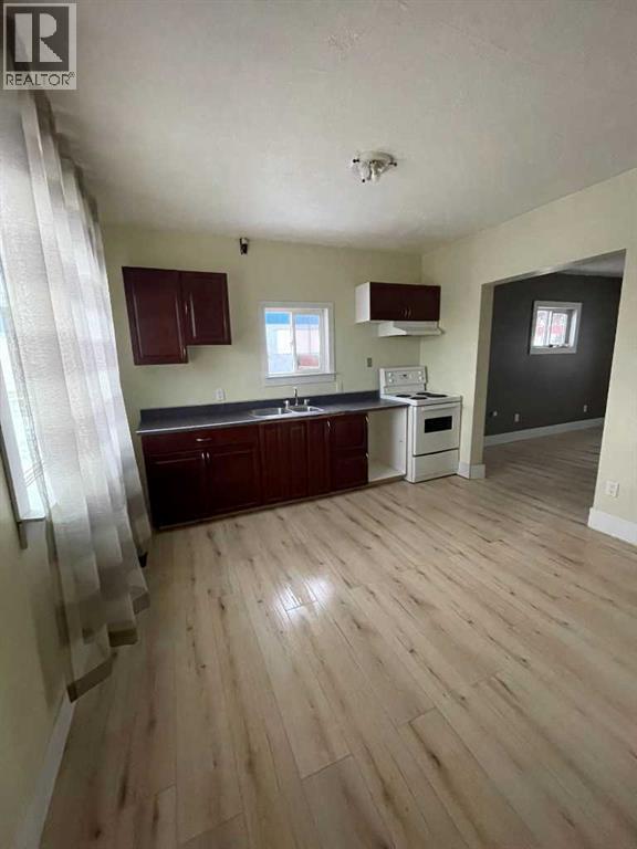 10915 104 Ave Avenue - Photo 2 of 9, Fairview, Alberta