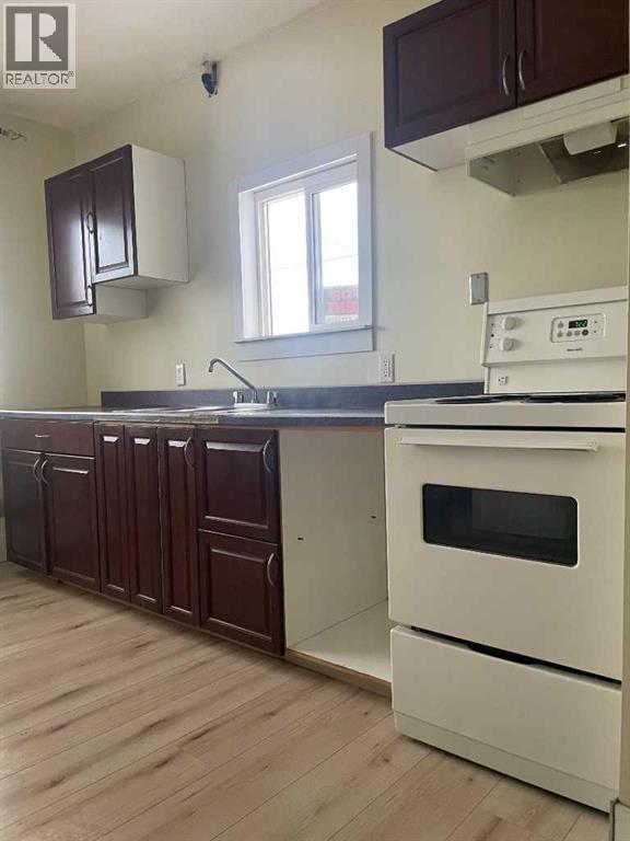 10915 104 Ave Avenue - Photo 3 of 9, Fairview, Alberta