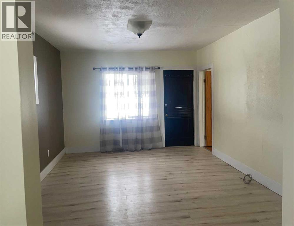 10915 104 Ave Avenue - Photo 5 of 9, Fairview, Alberta