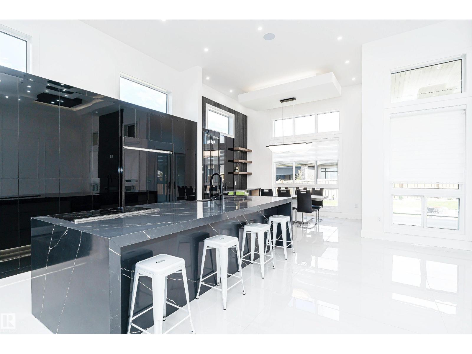 20 EASTON CL, St. Albert