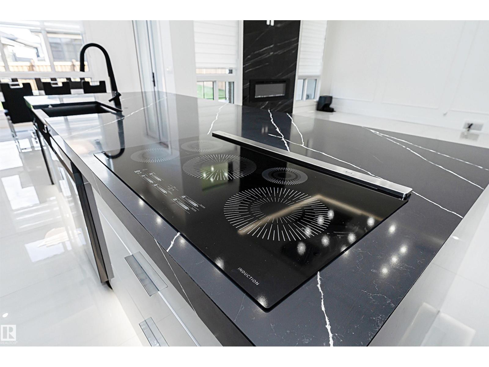 20 EASTON CL, St. Albert