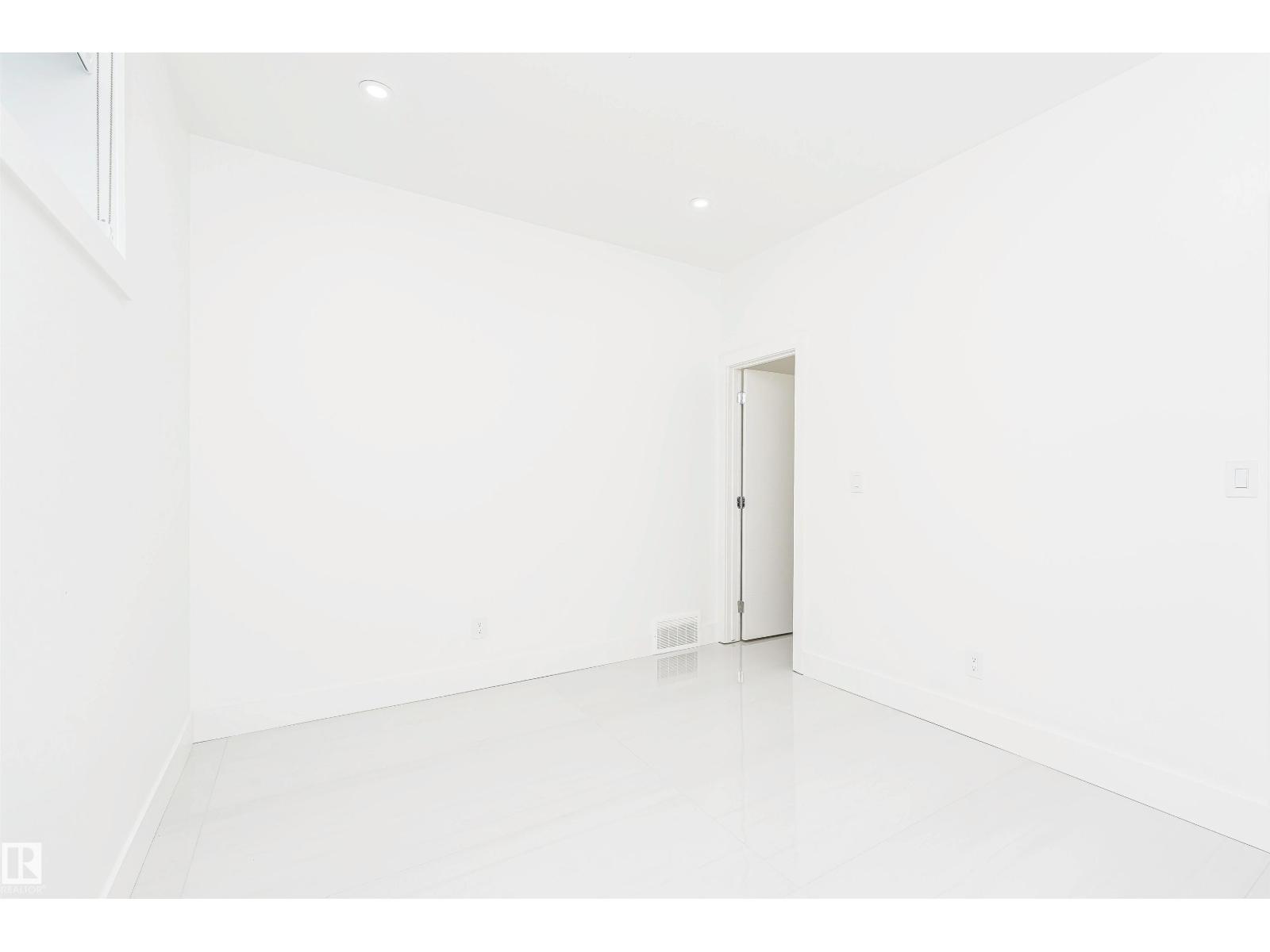 20 EASTON CL, St. Albert