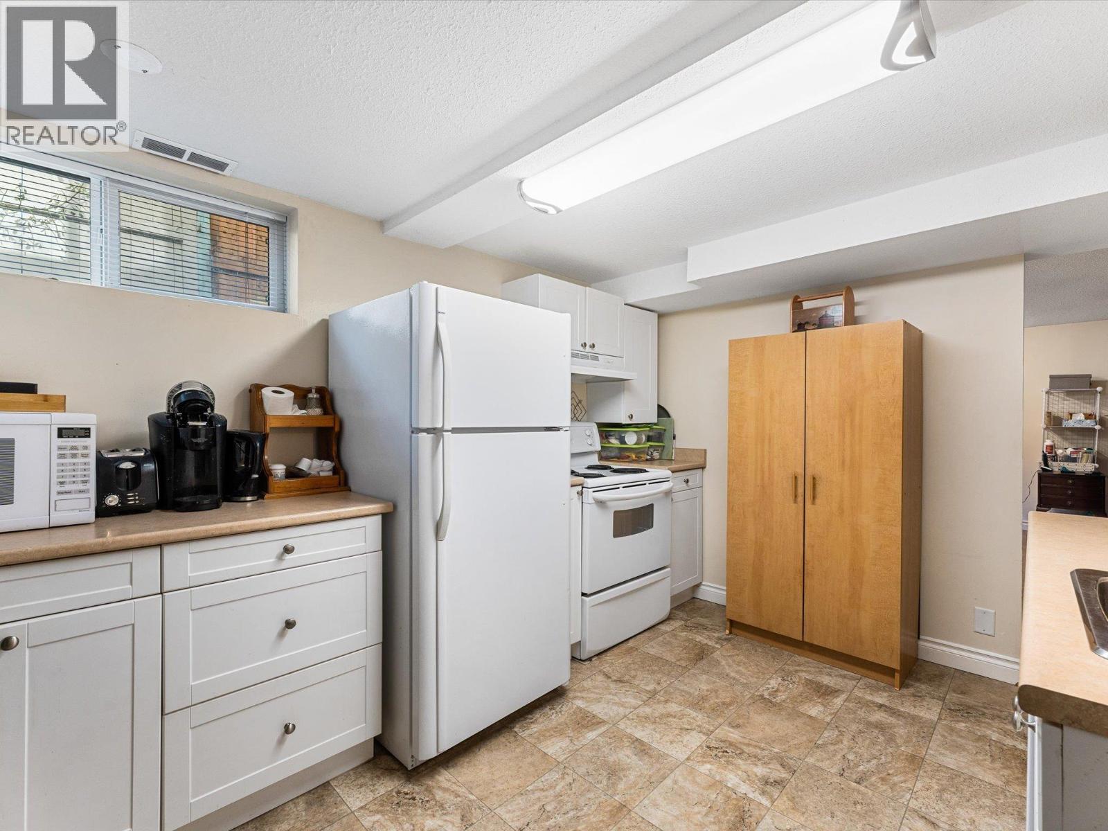  1945 Bowes Street, Kelowna