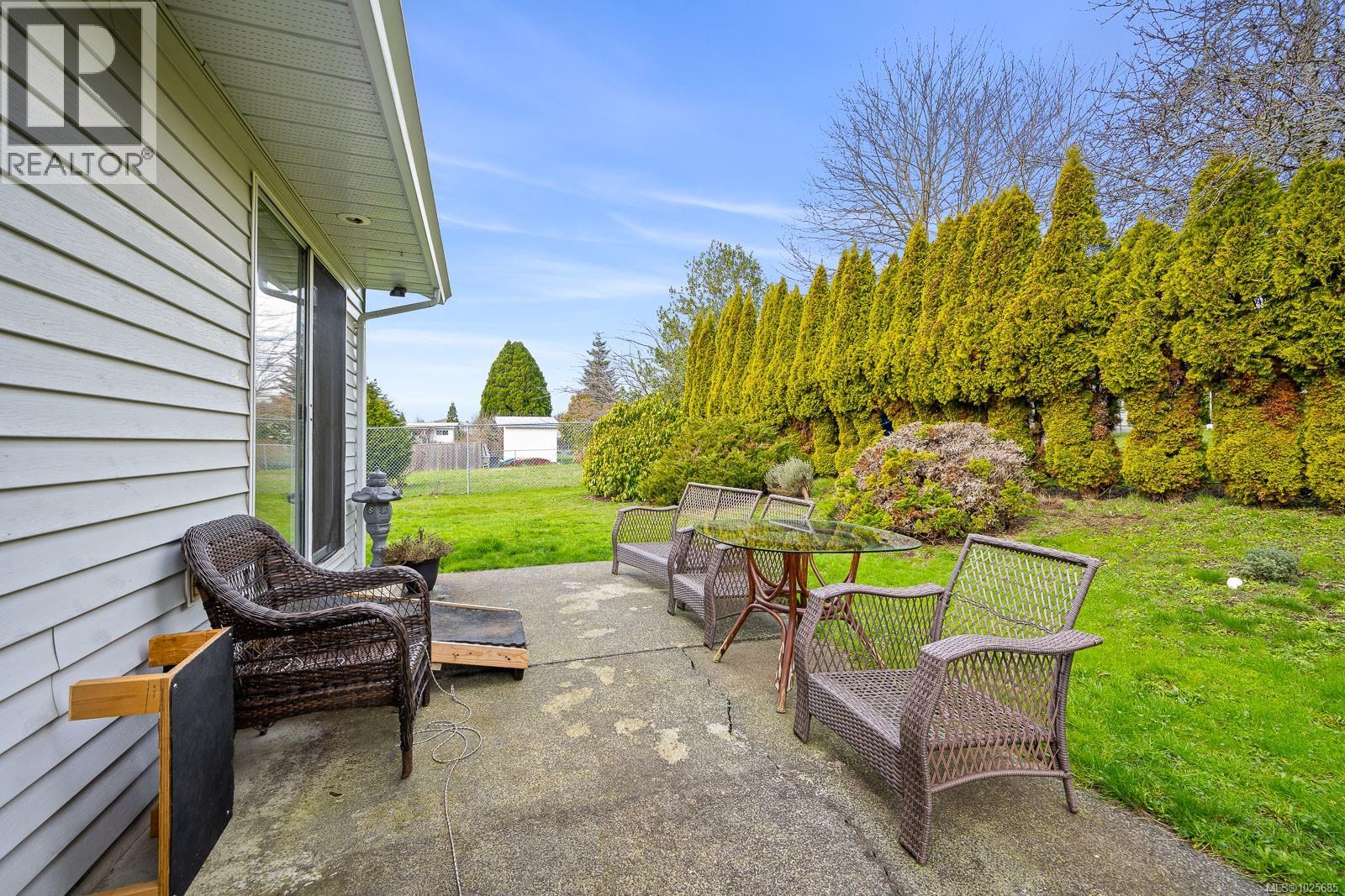 1594 Arbutus Ave, Comox