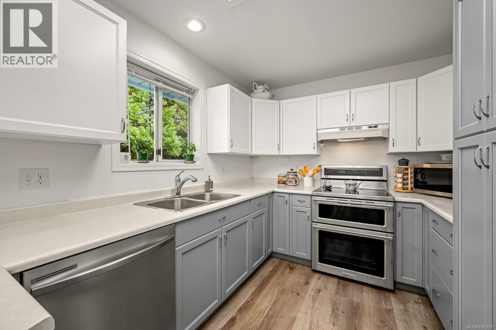 1594 Arbutus Ave, Comox