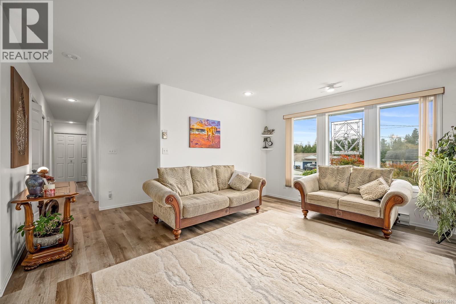 1594 Arbutus Ave, Comox