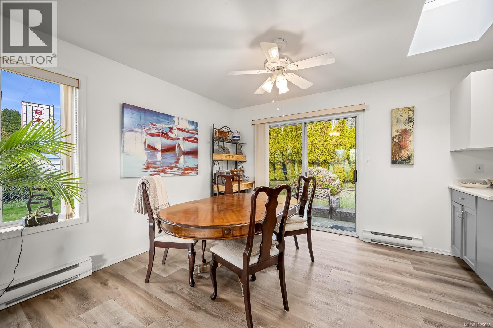 1594 Arbutus Ave, Comox