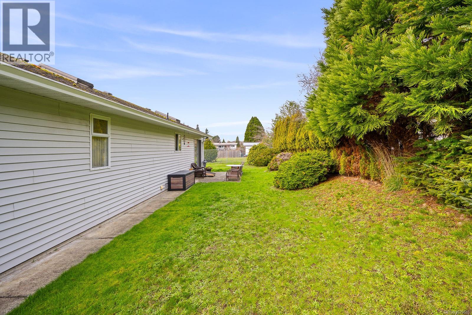 1594 Arbutus Ave, Comox