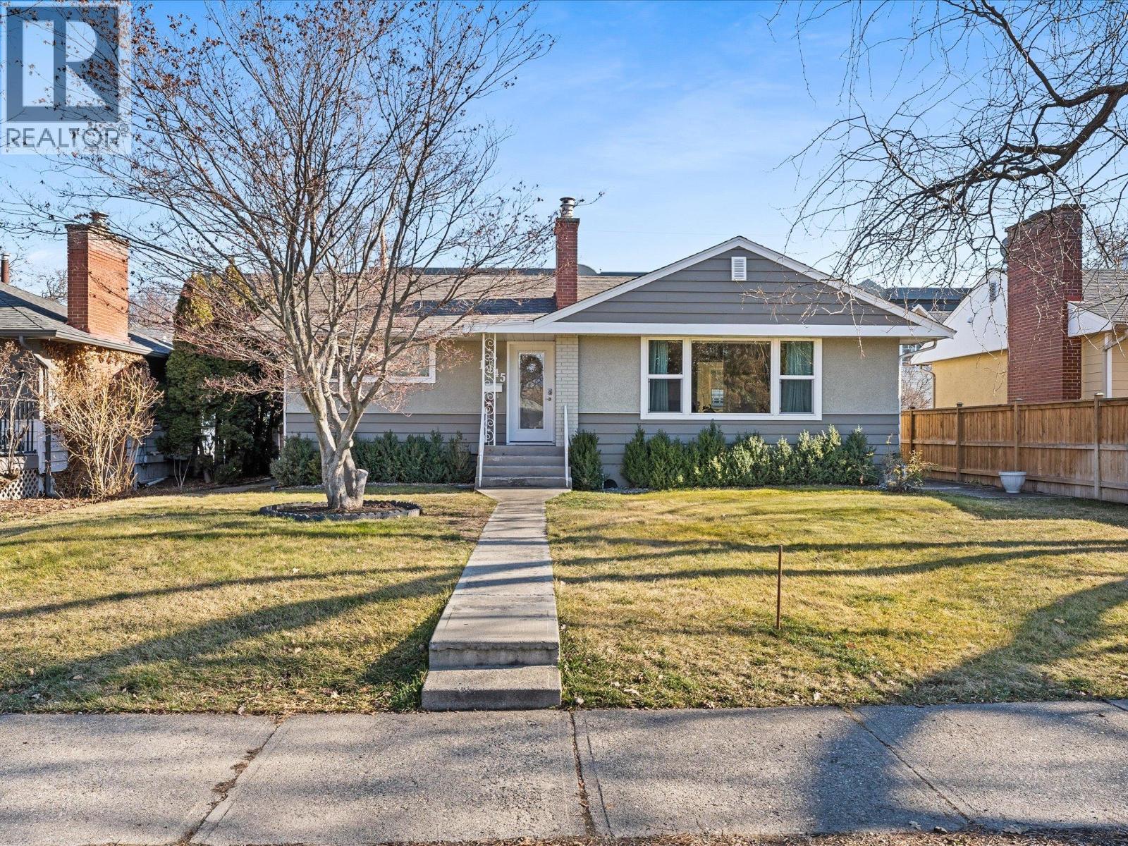 1945 Bowes Street, Kelowna