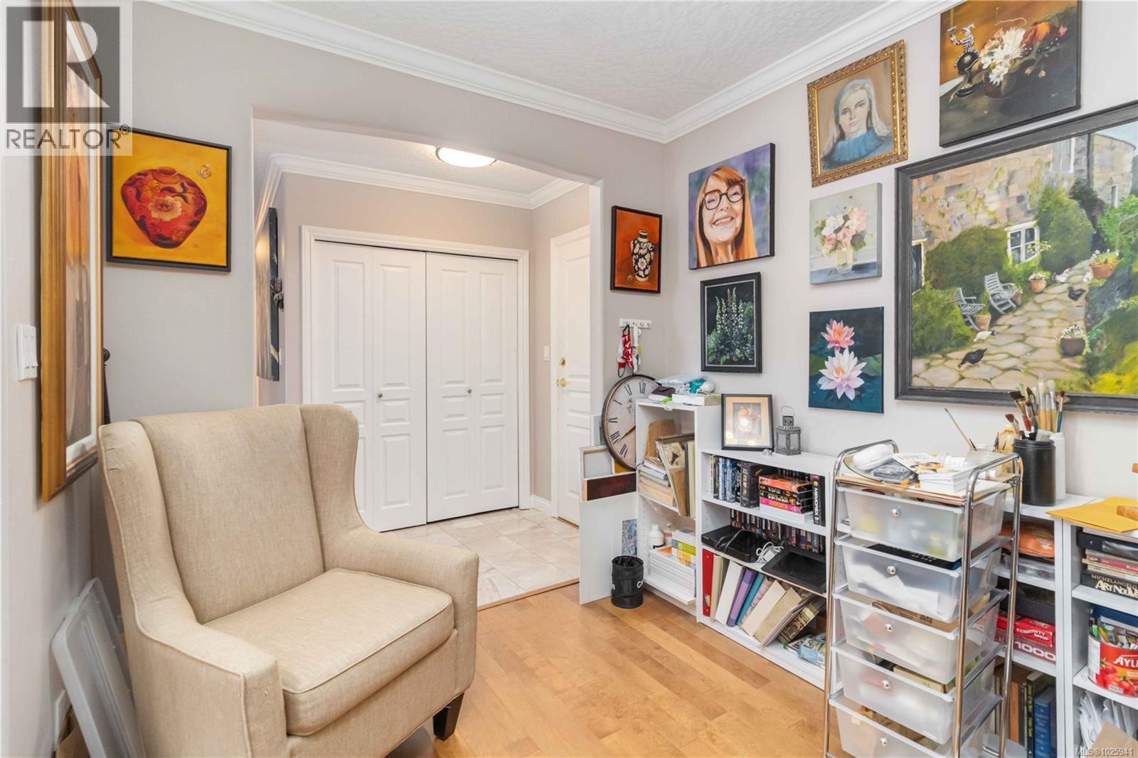 #305 405 Quebec St - 12