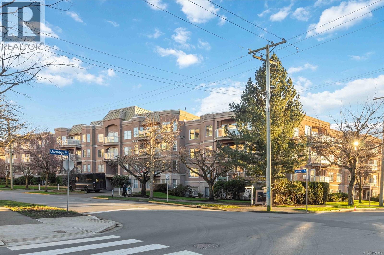 #305 405 Quebec St - 2