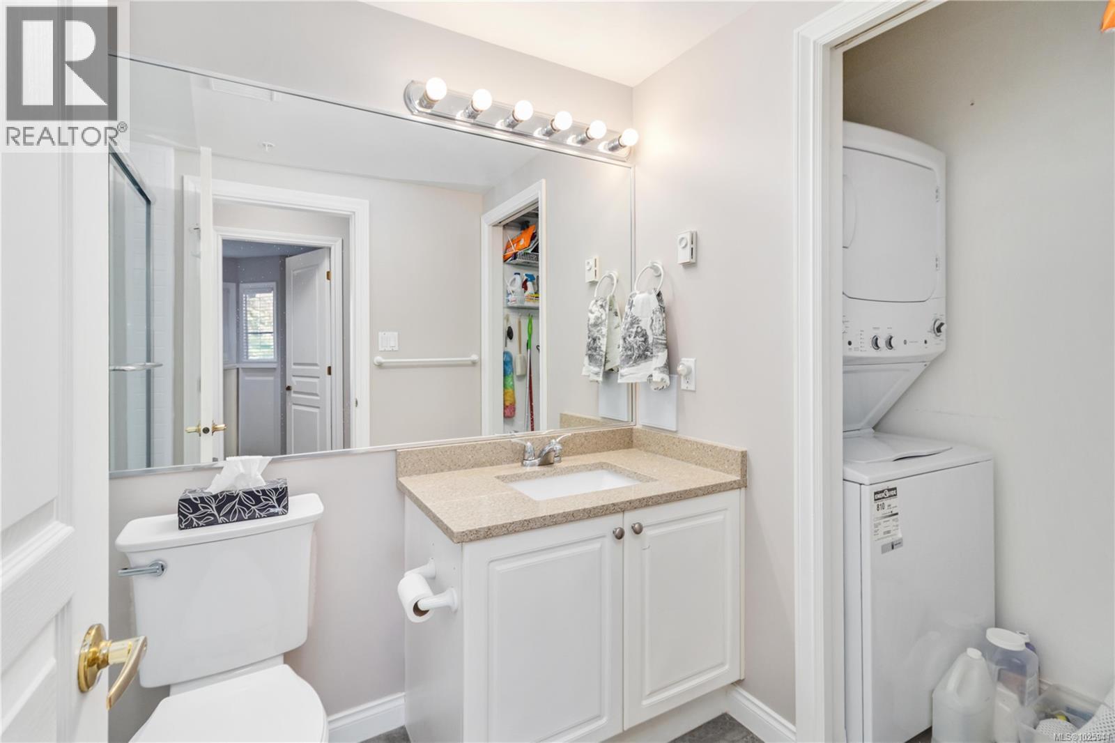 305 405 Quebec Street, Victoria