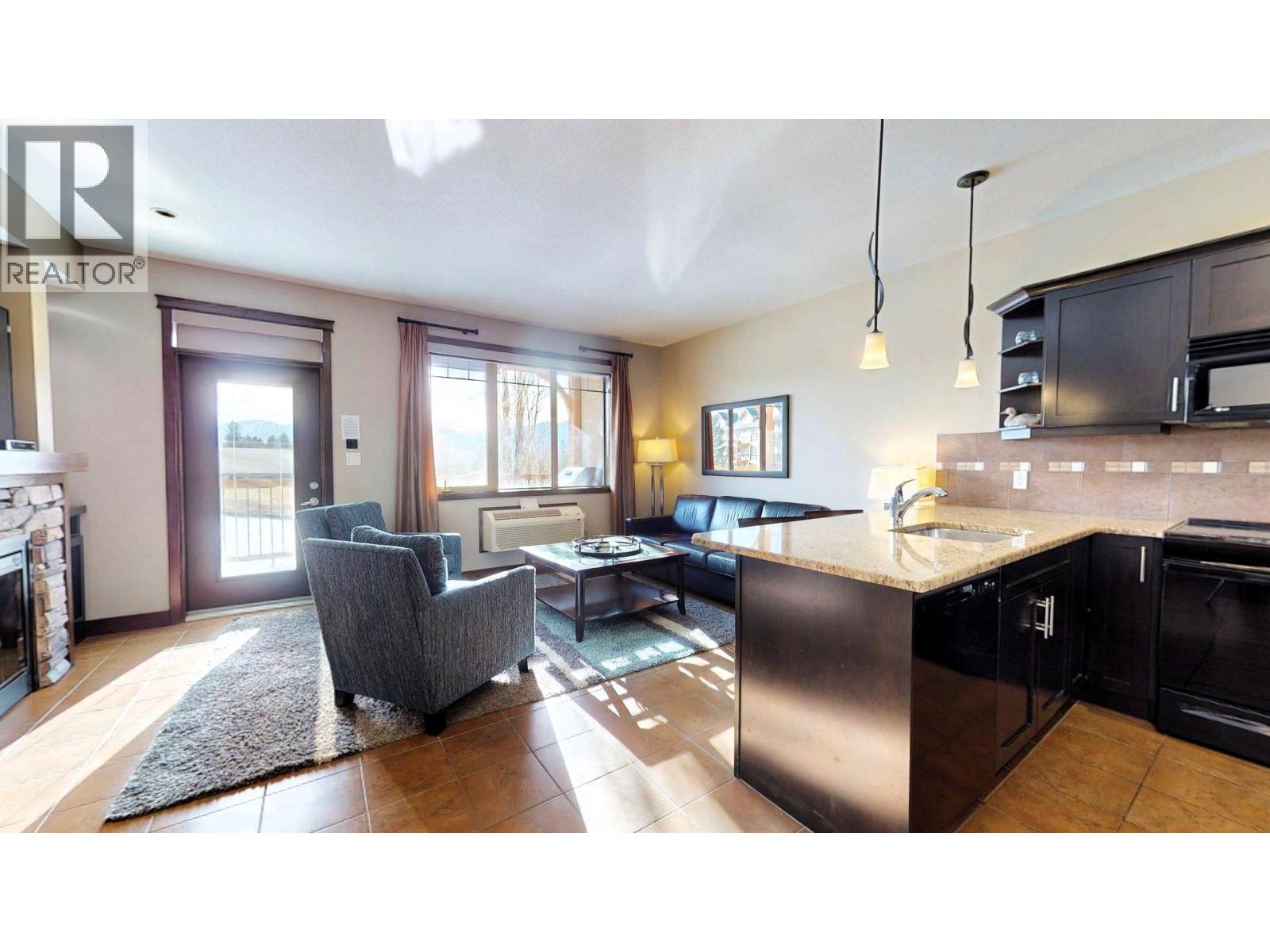 800 BIGHORN Boulevard Unit# 825 E, Radium Hot Springs