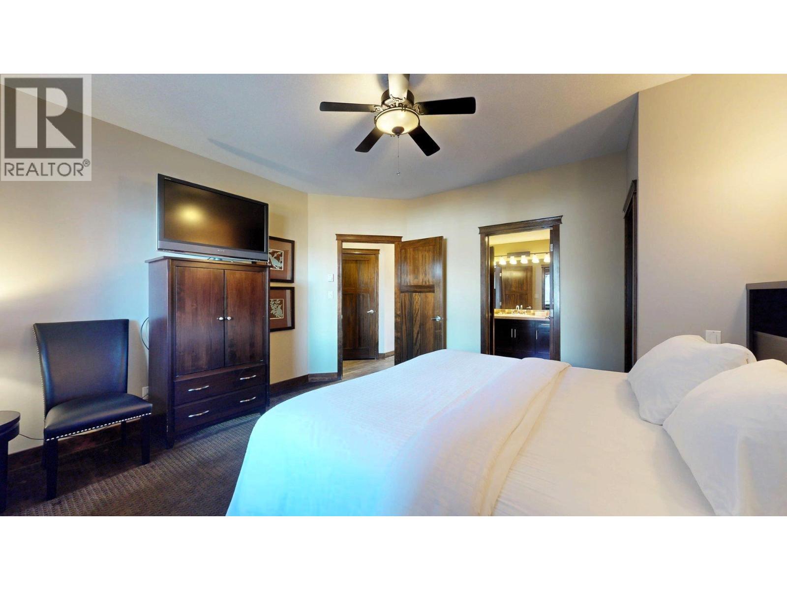 800 BIGHORN Boulevard Unit# 825 E, Radium Hot Springs