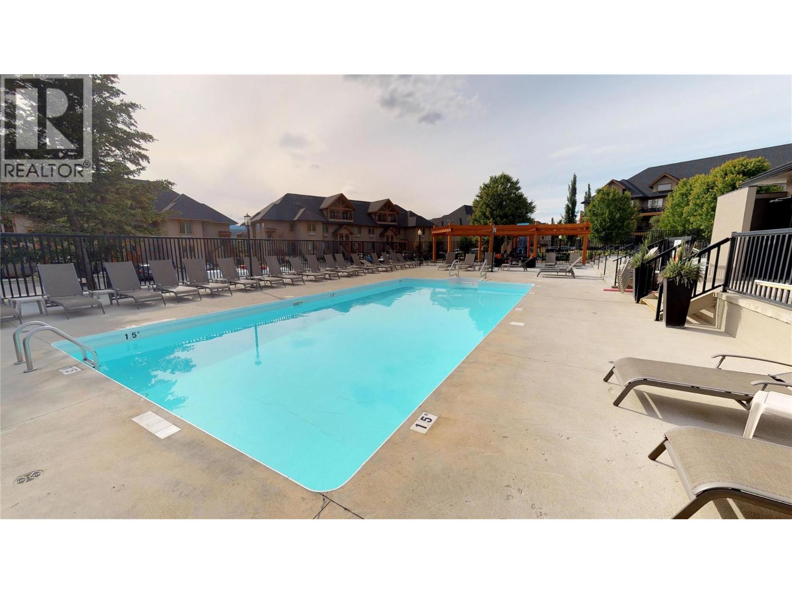 800 BIGHORN Boulevard Unit# 825 E, Radium Hot Springs